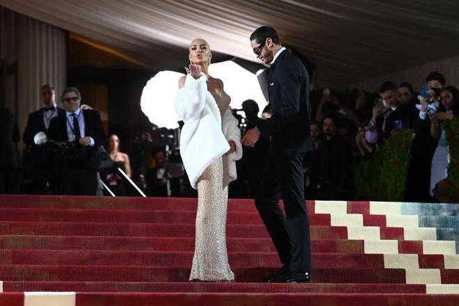 戏精扎堆、脱衣变装、华服遍地——今年的Met Gala，到底有多drama？