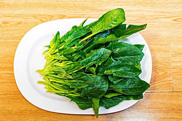 试管婴儿移植后能否食用菠菜？还能食用水果吗？