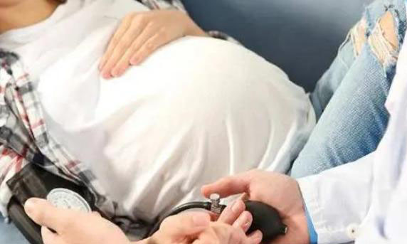 高龄女性怀孕一般会有哪些风险问题？